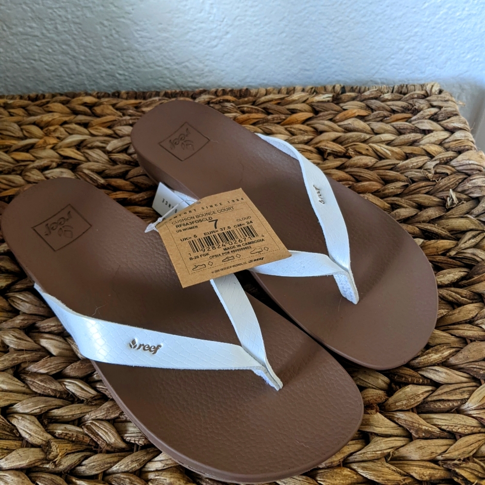 Reef women's cushion bounce court sandals